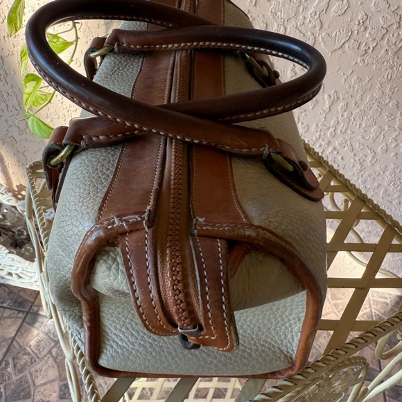 DOONEY & BOURKE USA AWL Zip Satchel Purse Doctor Bag Tote Cream /British Tan - Picture 8 of 12